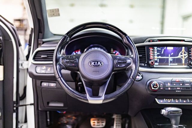 2016 Kia Sorento AWD SX Leather Roof Nav BCam Red Deer AB
