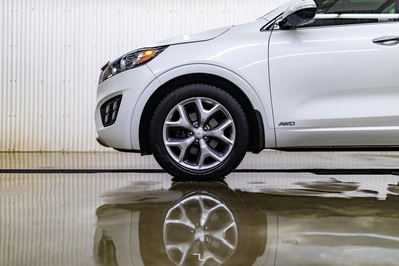2016 Kia Sorento AWD SX Luxury Leather Roof Nav BCam Red Deer AB
