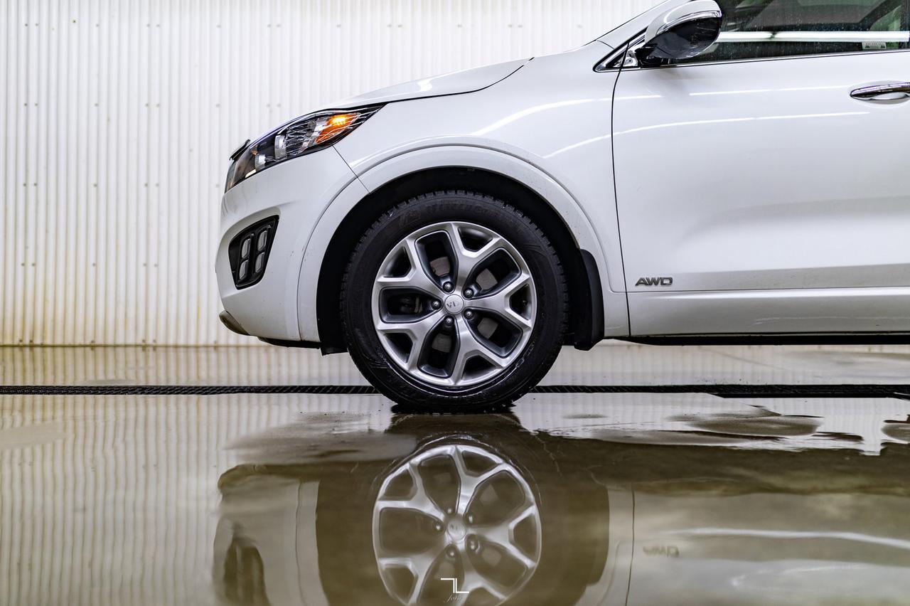 2016 Kia Sorento AWD SX Luxury Leather Roof Nav BCam Red Deer AB