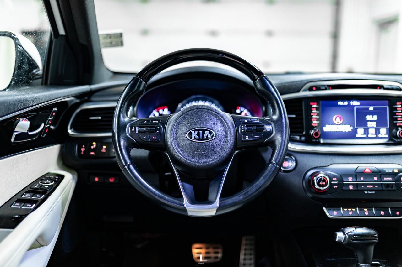 2016 Kia Sorento AWD SX Luxury Leather Roof Nav BCam Red Deer AB