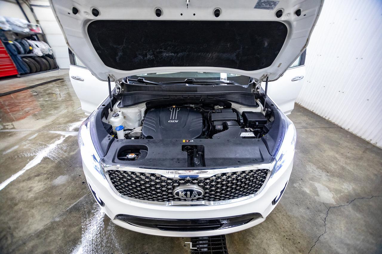 2016 Kia Sorento AWD SX Luxury Leather Roof Nav BCam Red Deer AB