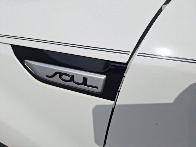 2016 Kia Soul + Hurst TX