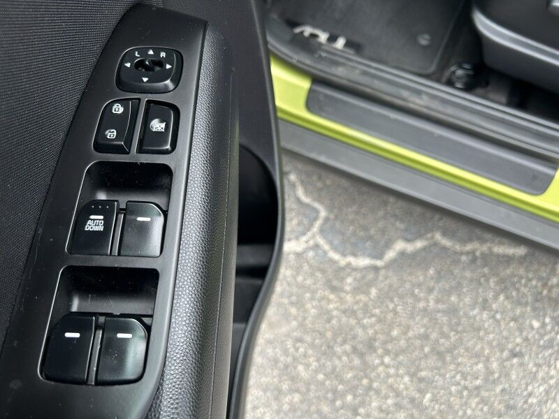 2016 Kia Soul Base - 1 OWNER - GOOD SERVICE HISTORY Whitinsville MA