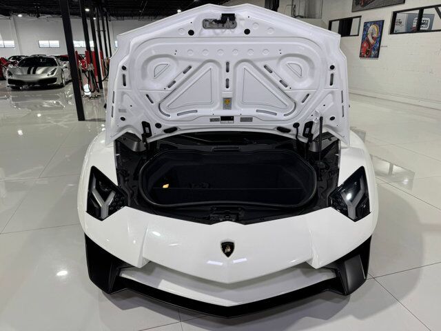 2016 Lamborghini Aventador LP 750-4 Superveloce Bianco Opalis paint, Sensonum audio, carbon galore AND MUCH MORE!! Fort Lauderdale FL