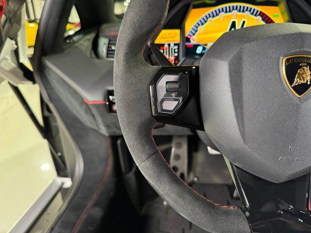 2016 Lamborghini Aventador LP 750-4 Superveloce Bianco Opalis paint, Sensonum audio, carbon galore AND MUCH MORE!! Fort Lauderdale FL