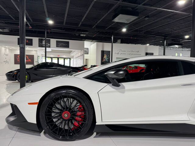 2016 Lamborghini Aventador LP 750-4 Superveloce Bianco Opalis paint, Sensonum audio, carbon galore AND MUCH MORE!! Fort Lauderdale FL
