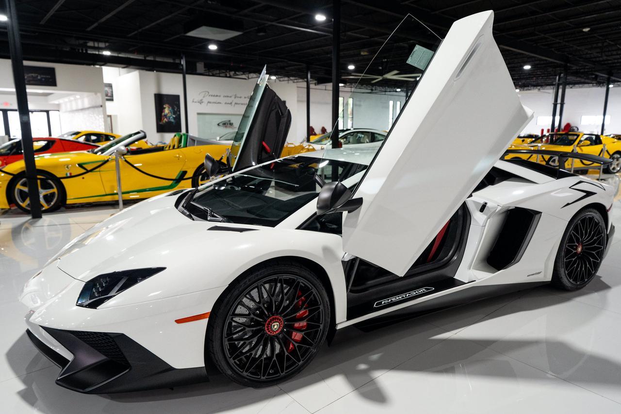 2016 Lamborghini Aventador LP 750-4 Superveloce