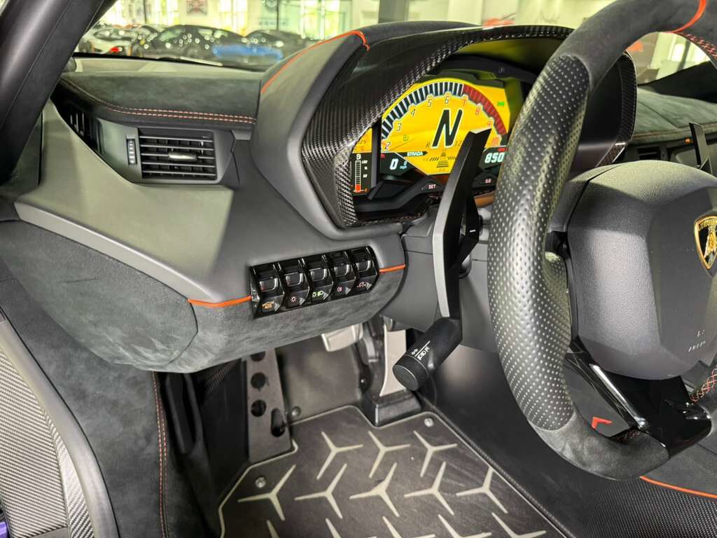 2016 Lamborghini Aventador LP 750-4 Superveloce Viola Mel paint,exposed carbon &quot;SV&quot;,Ad Personam interior,carbon galore & MORE!! Fort Lauderdale FL