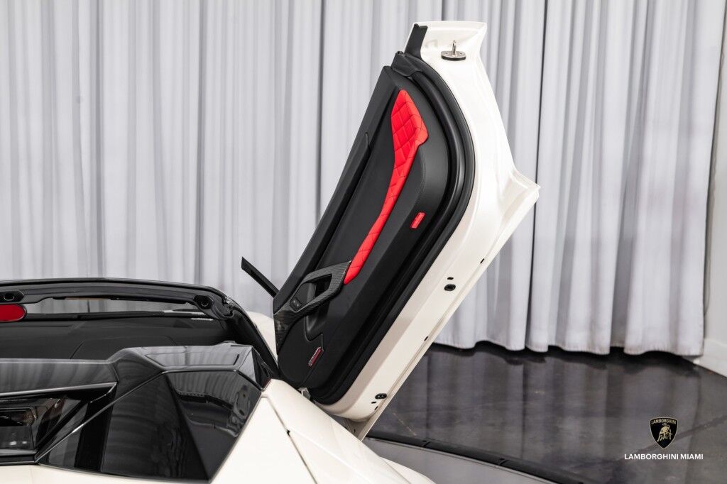 2016 Lamborghini Aventador LP700-4 Roadster North Miami Beach FL