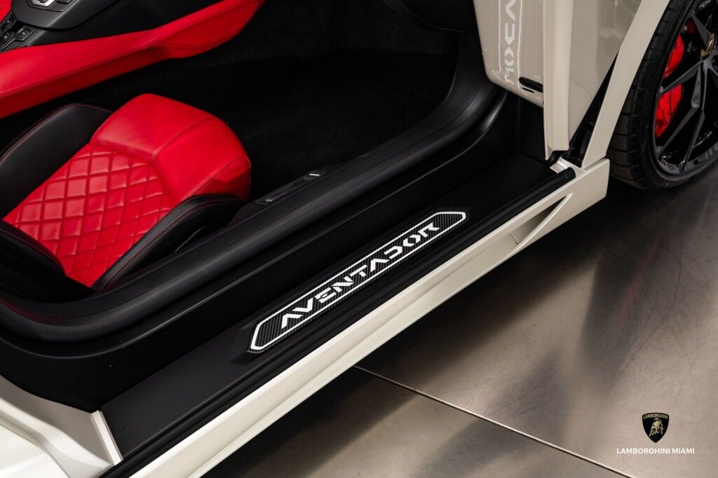 2016 Lamborghini Aventador LP700-4 Roadster North Miami Beach FL