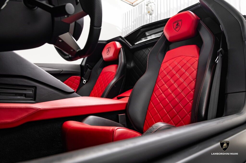 2016 Lamborghini Aventador LP700-4 Roadster North Miami Beach FL