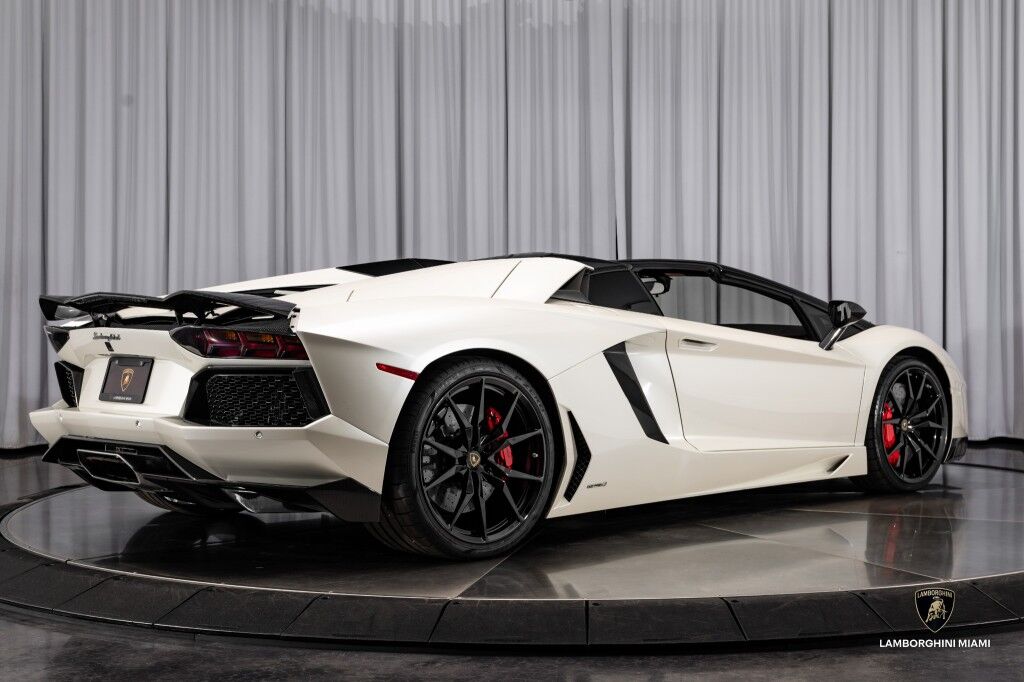 2016 Lamborghini Aventador LP700-4 Roadster North Miami Beach FL