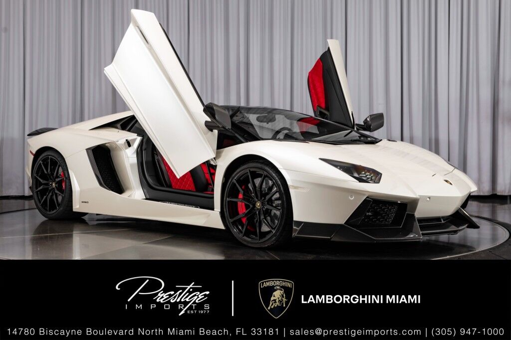 2016 Lamborghini Aventador LP700-4 Roadster