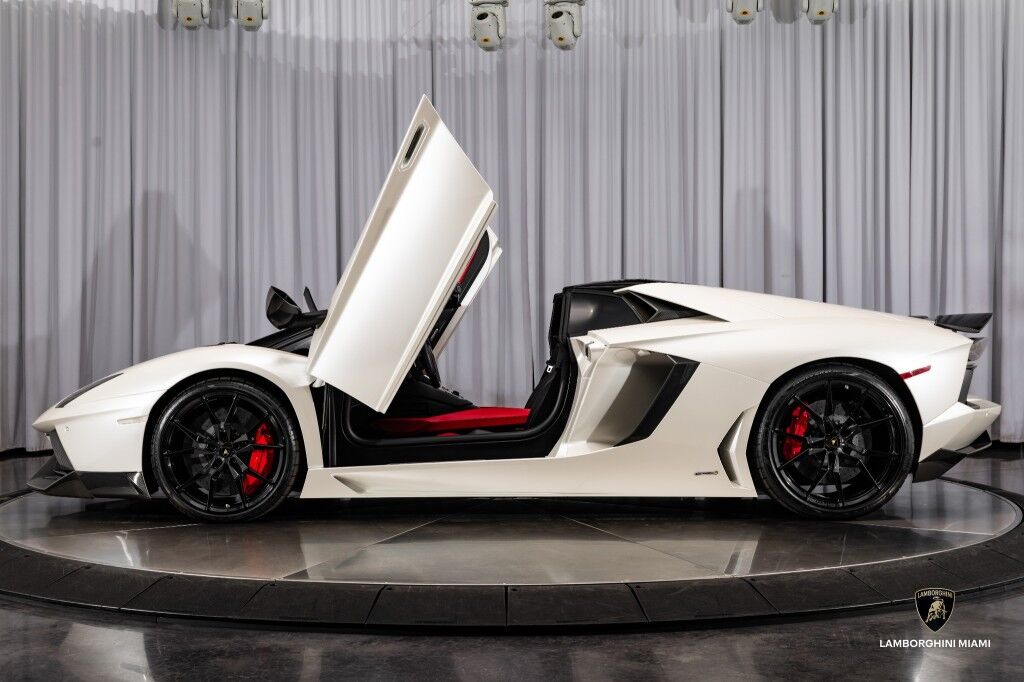 2016 Lamborghini Aventador LP700-4 Roadster North Miami Beach FL
