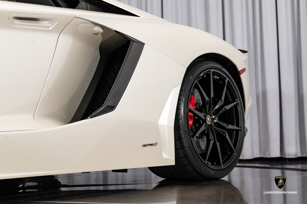 2016 Lamborghini Aventador Roadster LP700-4 North Miami Beach FL