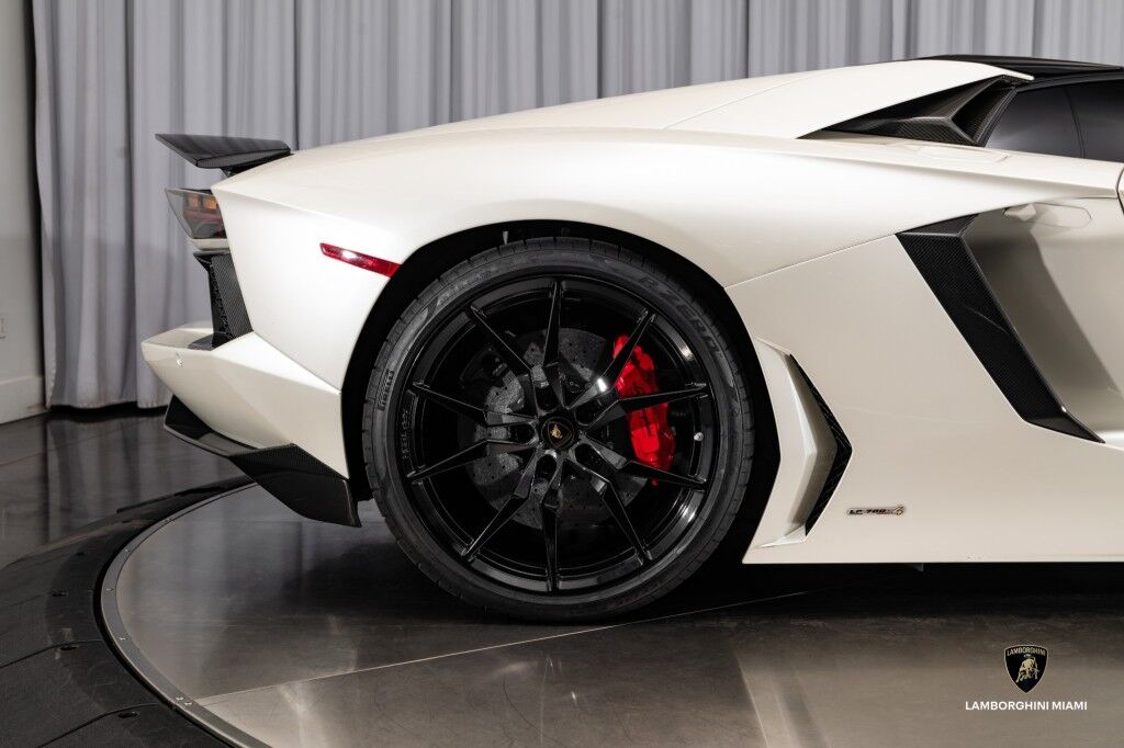 2016 Lamborghini Aventador Roadster LP700-4 North Miami Beach FL