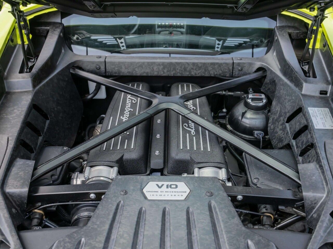 2016 Lamborghini Huracan LP 610-4 - Ad Personam Verde Singh San Antonio TX