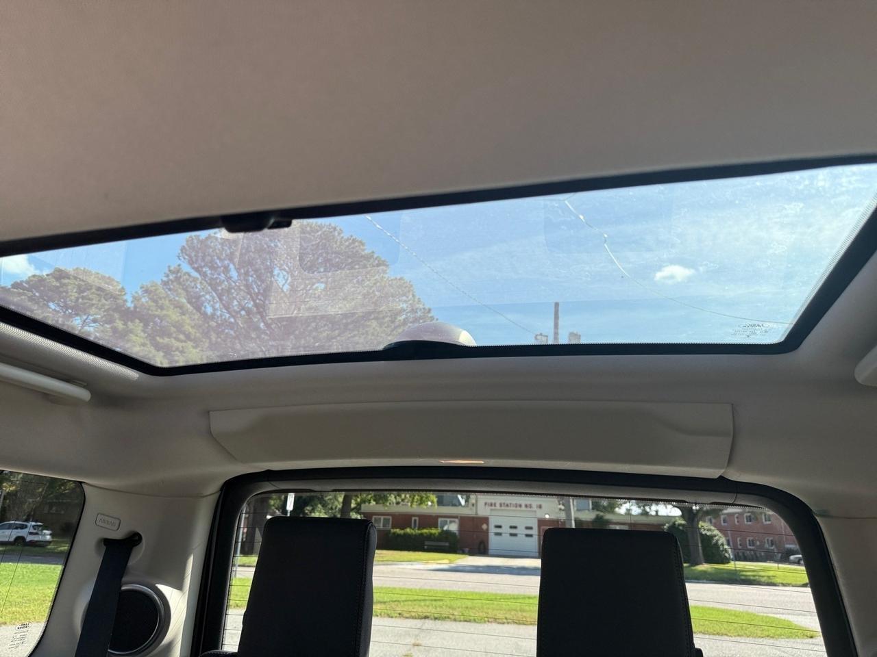 2016 Land Rover LR4 HSE Silver Edition, HEATED SEATS, 3 SUNROOFS, 3RD ROW, BLUETOOTH, BACKUP CAMERA, POWER MIRRORS, RUNNING BOARDS, KEYLESS ENTRY, LOW MILES, COME AND TEST DRIVE TODAY! Norfolk VA