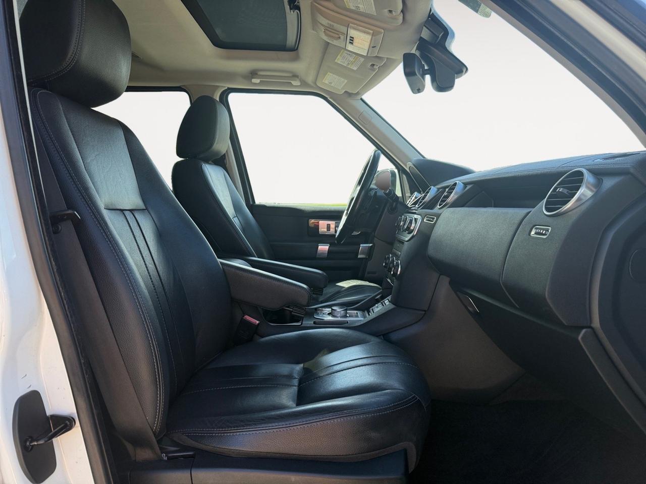 2016 Land Rover LR4 HSE Silver Edition, HEATED SEATS, 3 SUNROOFS, 3RD ROW, BLUETOOTH, BACKUP CAMERA, POWER MIRRORS, RUNNING BOARDS, KEYLESS ENTRY, LOW MILES, COME AND TEST DRIVE TODAY! Norfolk VA