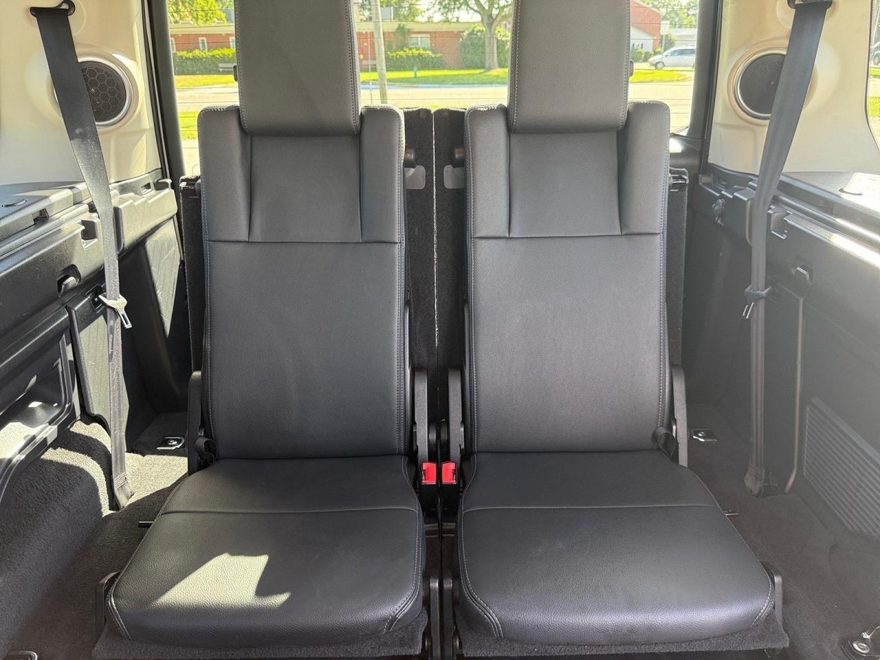 2016 Land Rover LR4 HSE Silver Edition, HEATED SEATS, 3 SUNROOFS, 3RD ROW, BLUETOOTH, BACKUP CAMERA, POWER MIRRORS, RUNNING BOARDS, KEYLESS ENTRY, LOW MILES, COME AND TEST DRIVE TODAY! Norfolk VA