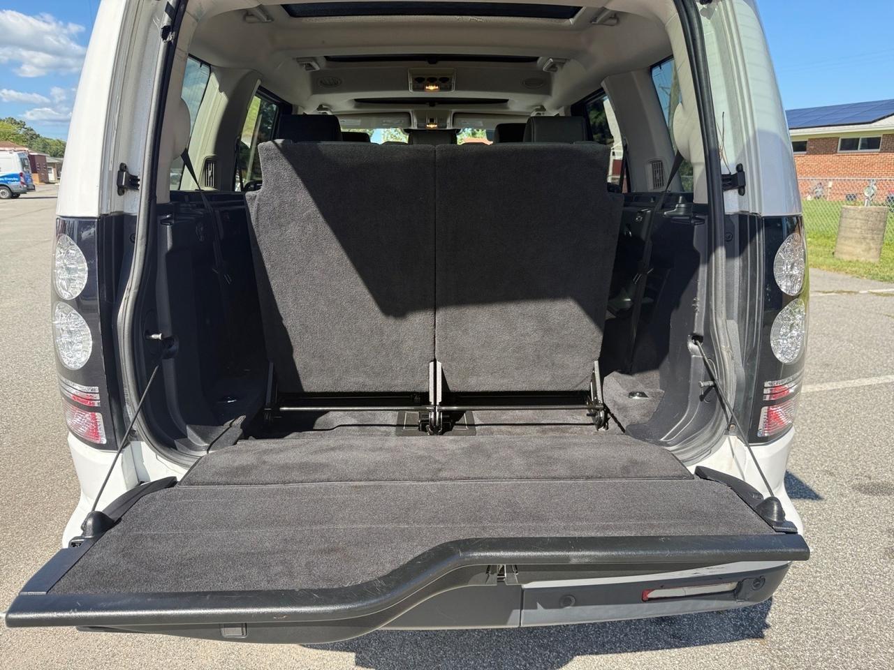 2016 Land Rover LR4 HSE Silver Edition, HEATED SEATS, 3 SUNROOFS, 3RD ROW, BLUETOOTH, BACKUP CAMERA, POWER MIRRORS, RUNNING BOARDS, KEYLESS ENTRY, LOW MILES, COME AND TEST DRIVE TODAY! Norfolk VA
