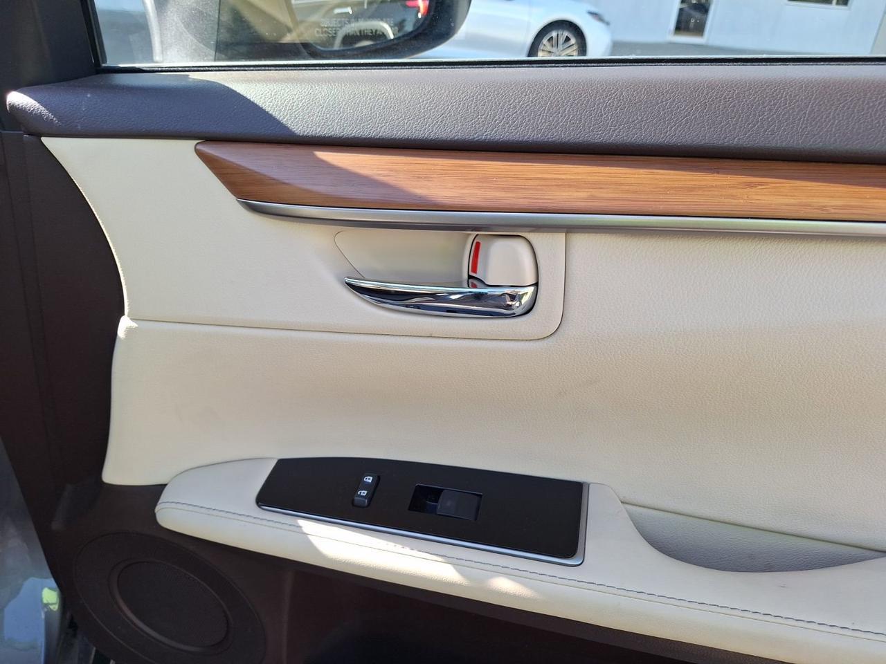 2016 Lexus ES 300h Hybrid Hurst TX