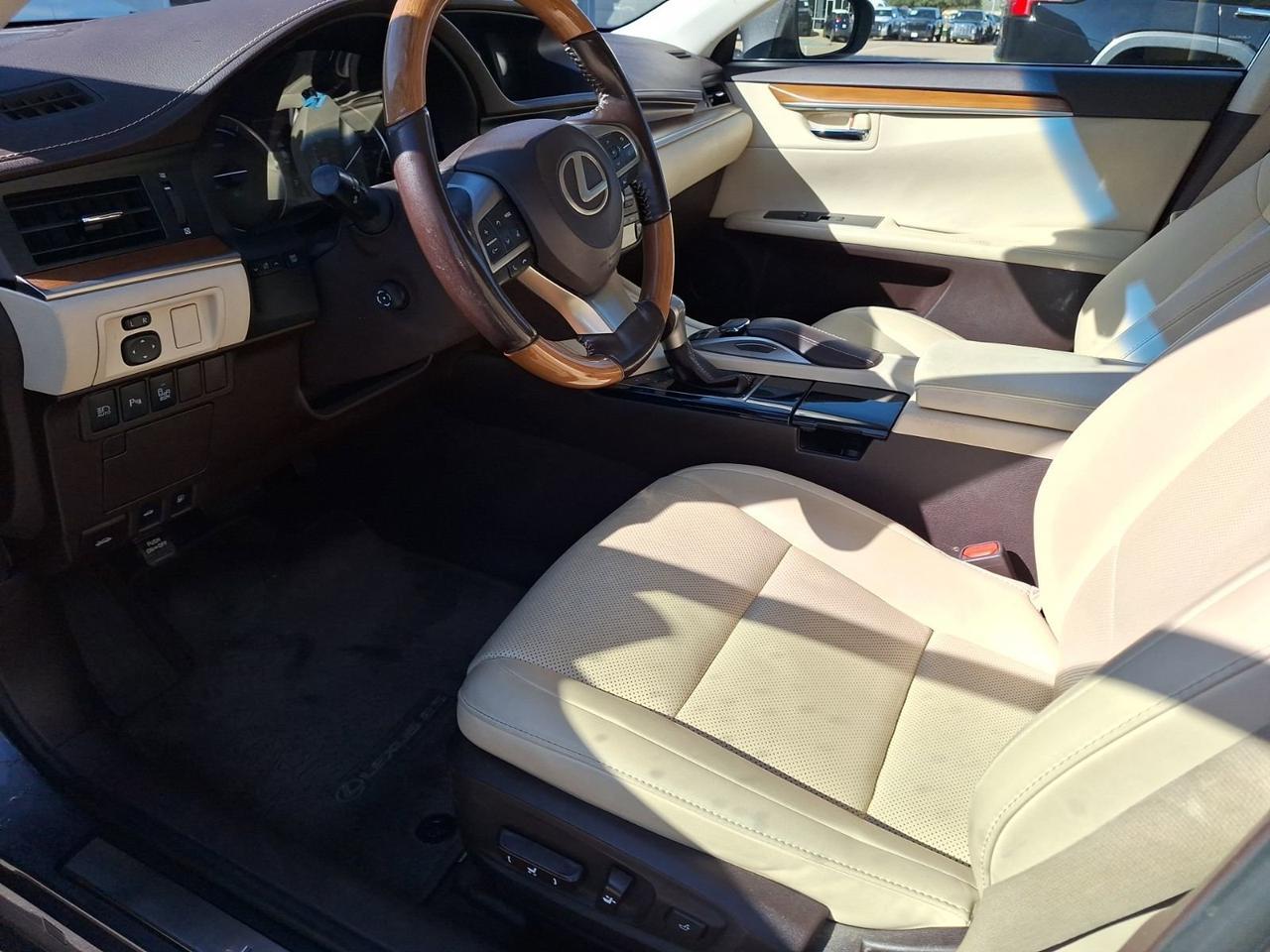 2016 Lexus ES 300h Hybrid Hurst TX