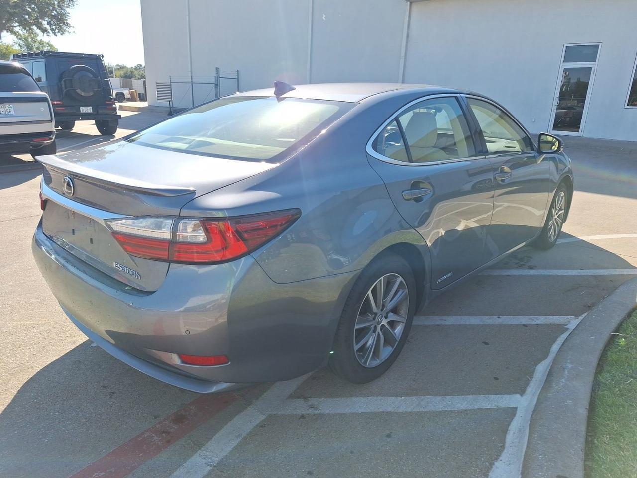2016 Lexus ES 300h Hybrid Hurst TX
