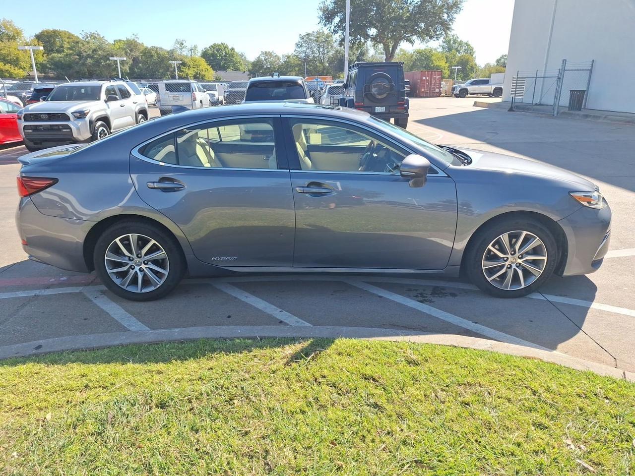 2016 Lexus ES 300h Hybrid Hurst TX