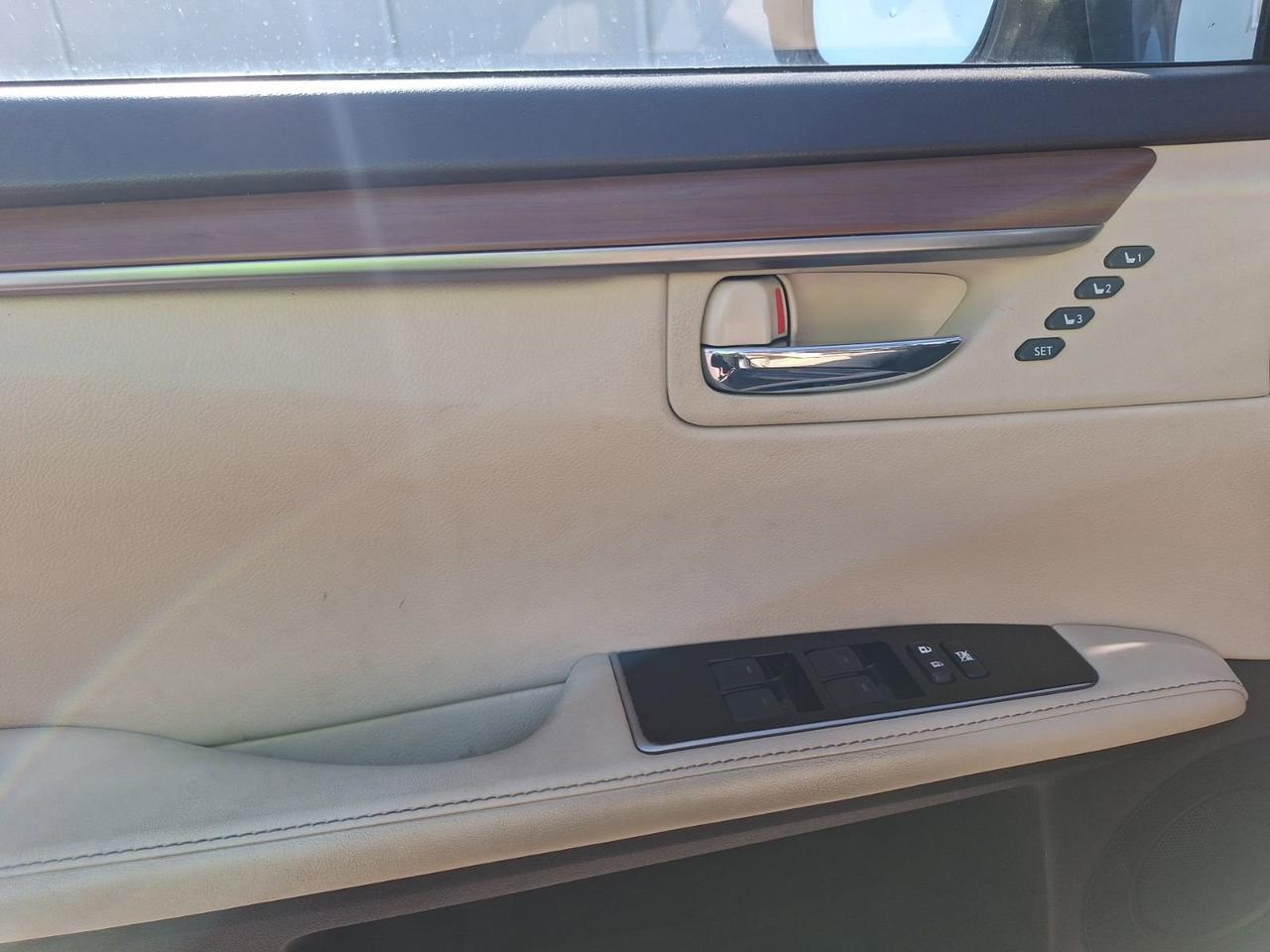 2016 Lexus ES 300h Hybrid Hurst TX