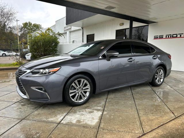 2016 Lexus ES 350 Sedan 124,264 mi.