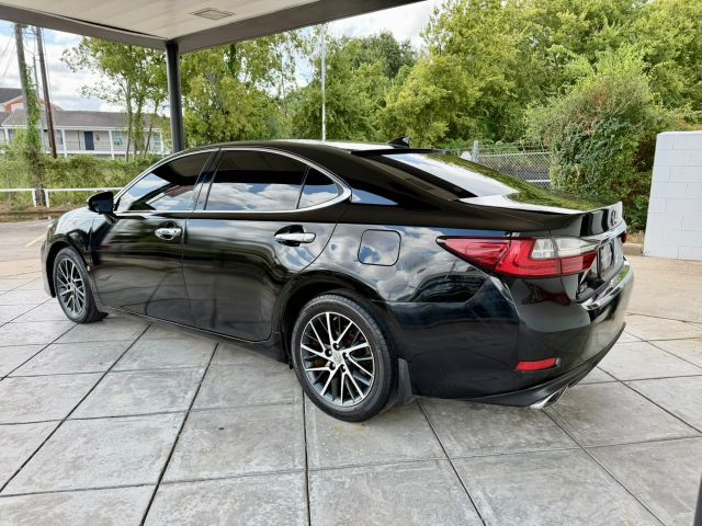 2016 Lexus ES 350 Sedan 123,253 mi.