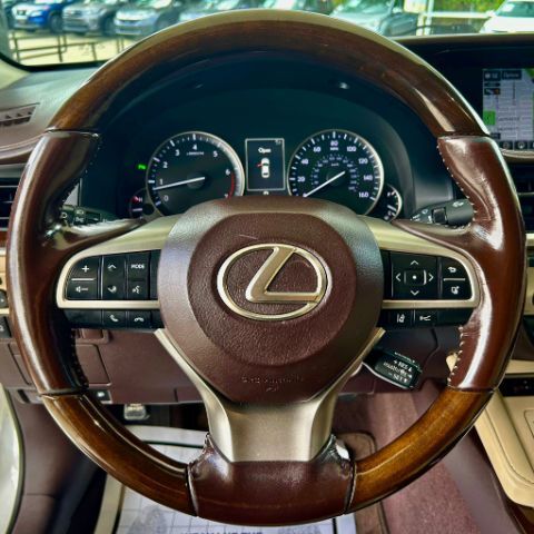 2016 Lexus ES 350 photo 12