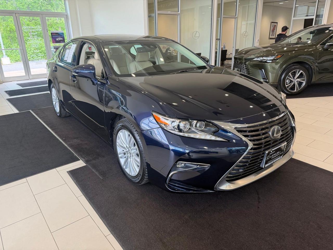 2016 Lexus ES