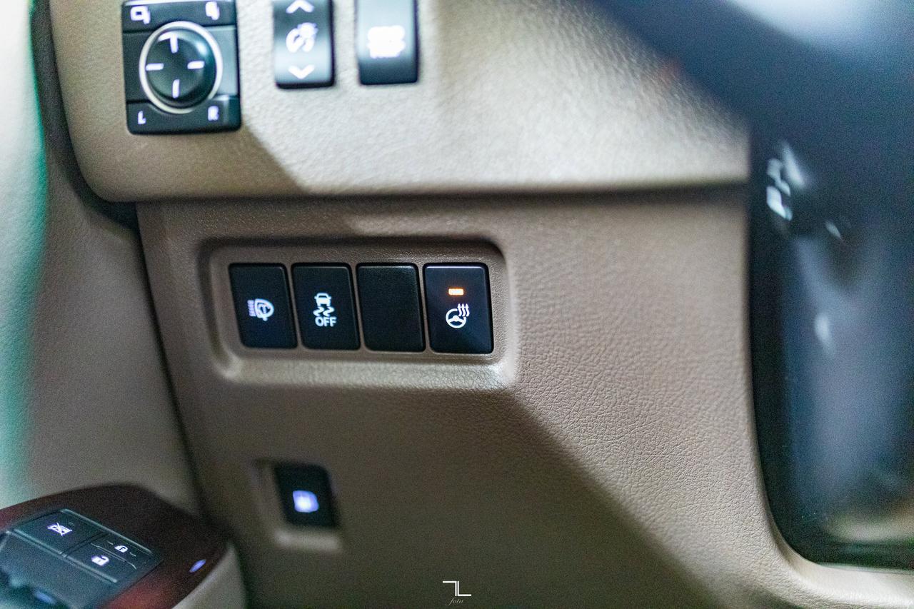 2016 Lexus GX 460 AWD Premium Leather Roof Nav BCam Red Deer AB