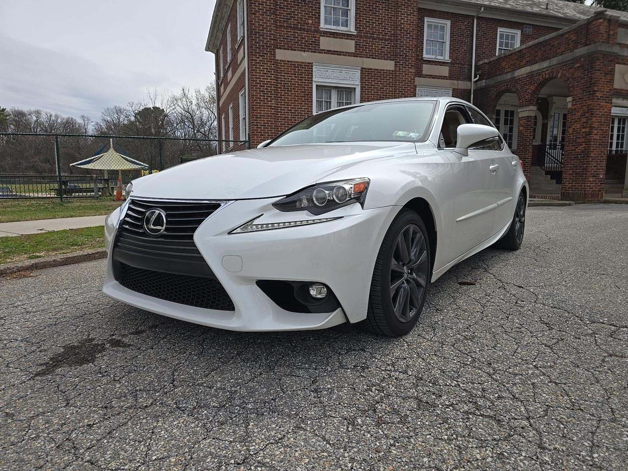 2016 Lexus IS