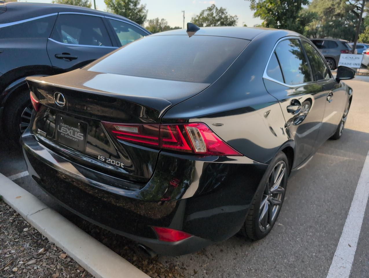 2016 Lexus IS 200t 200t