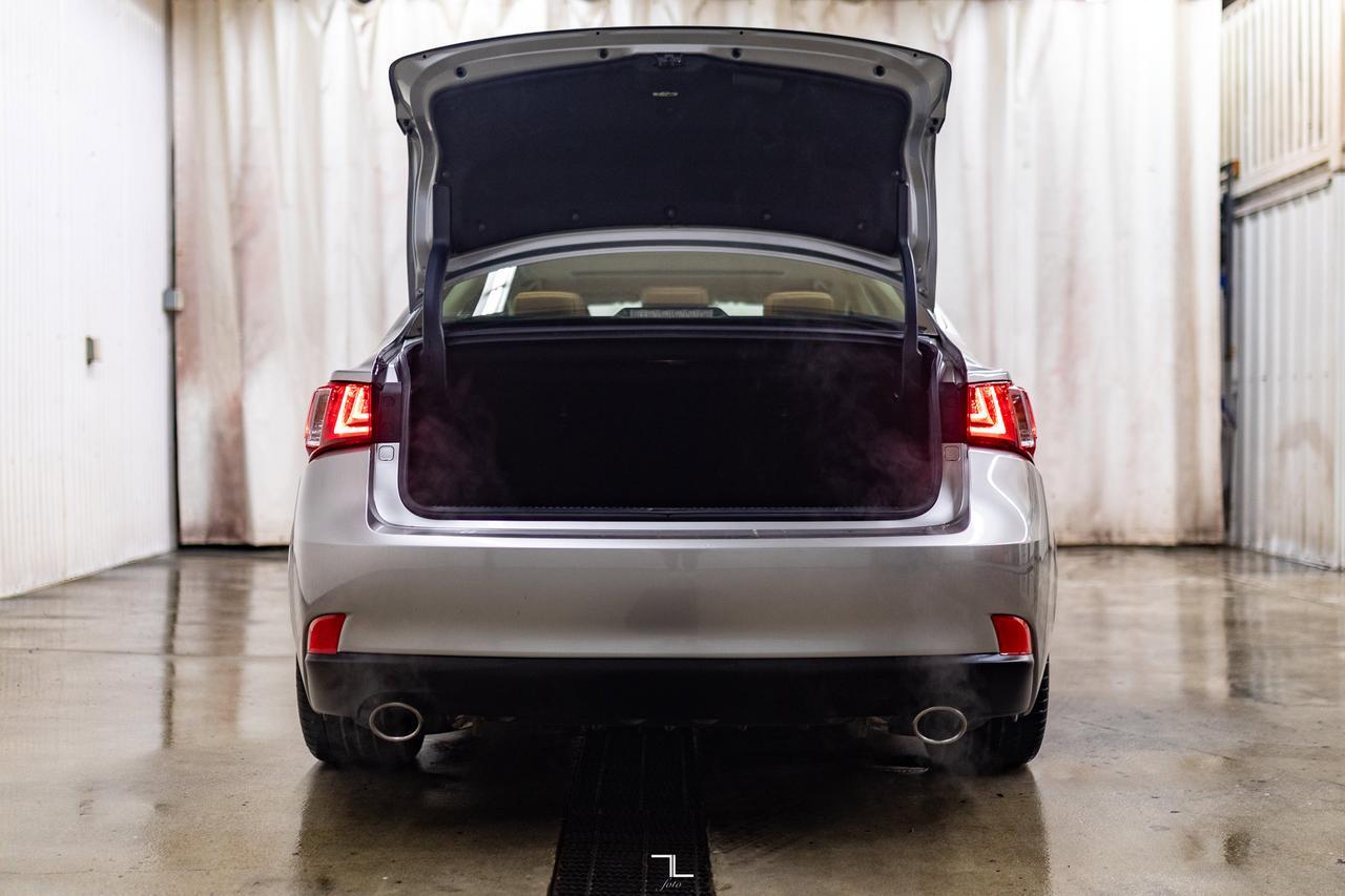 2016 Lexus IS 300 AWD Luxury Leather Roof BCam Red Deer AB