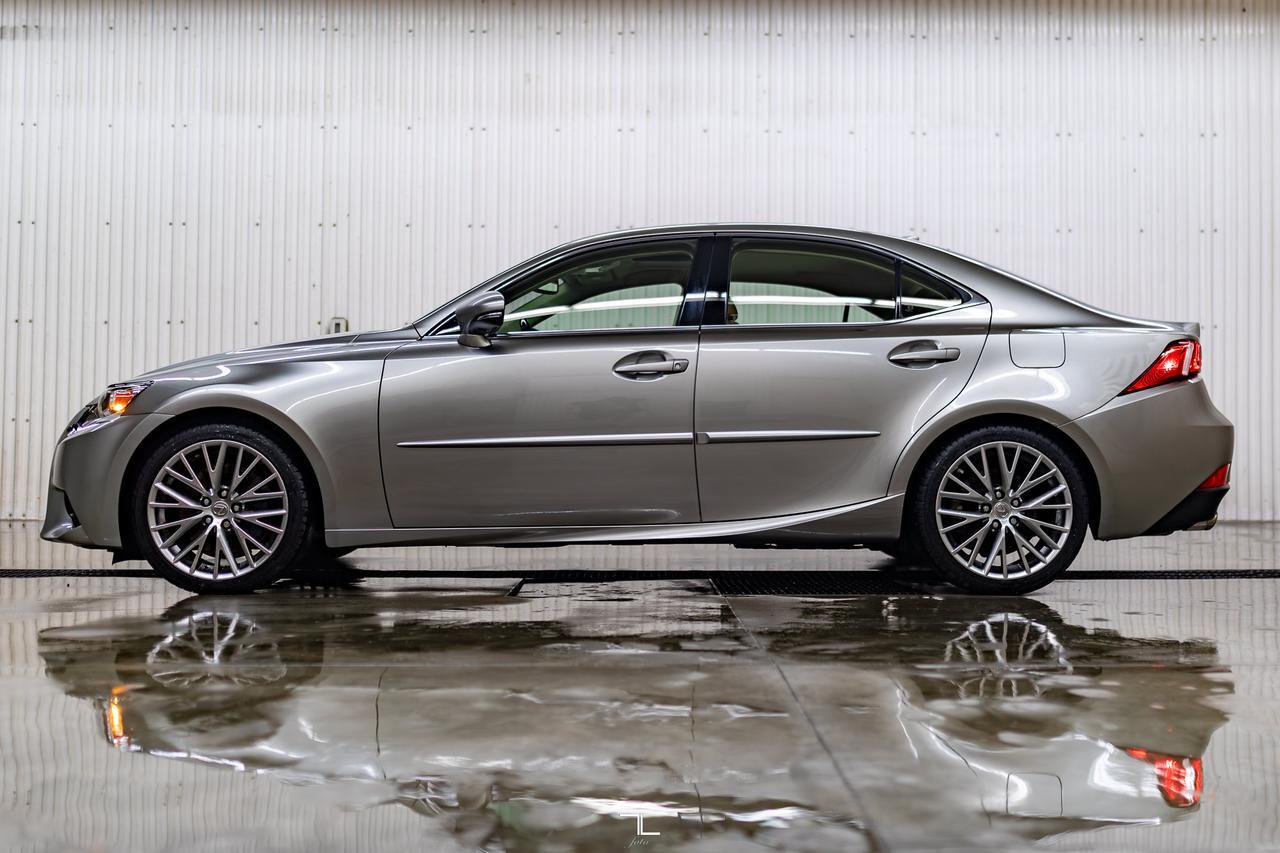2016 Lexus IS 300 AWD Luxury Leather Roof BCam Red Deer AB