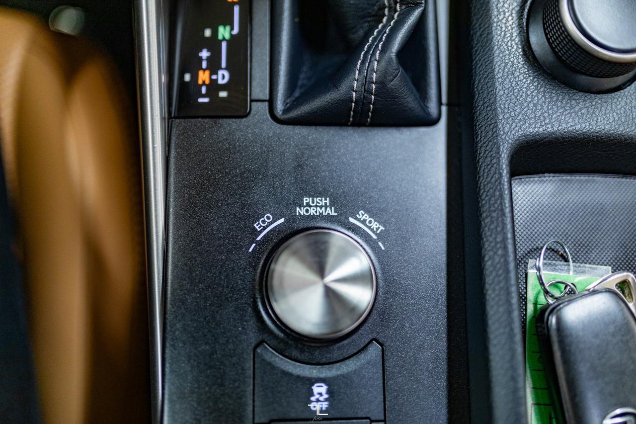 2016 Lexus IS 300 AWD Luxury Leather Roof BCam Red Deer AB