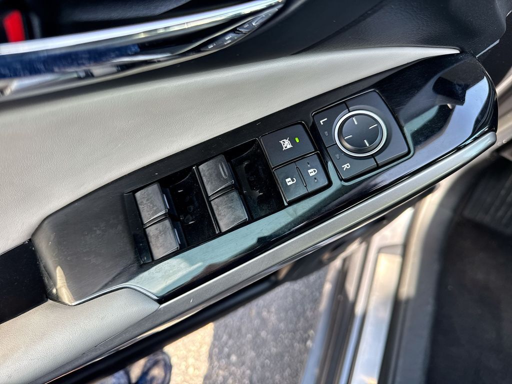 2016 Lexus IS 300 - Photo 13