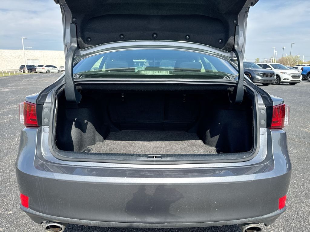 2016 Lexus IS 300 - Photo 23