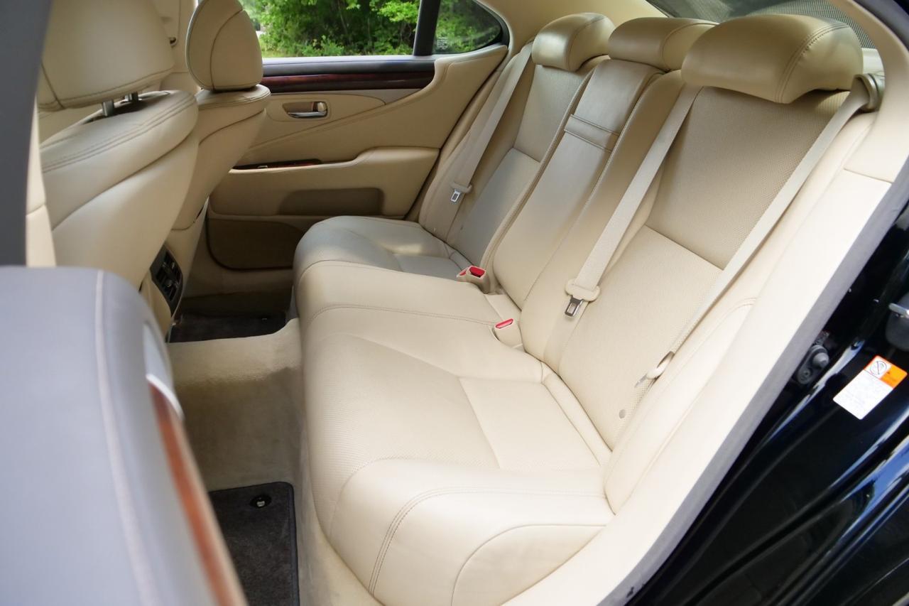 2016 Lexus LS 460 / 4.6L V8 / Comfort Package / Sunroof! Lincolnton NC