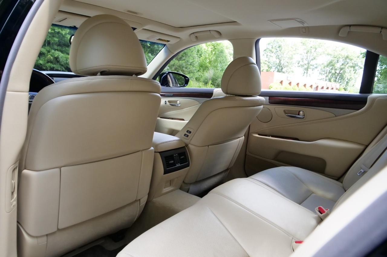 2016 Lexus LS 460 / 4.6L V8 / Comfort Package / Sunroof! Lincolnton NC