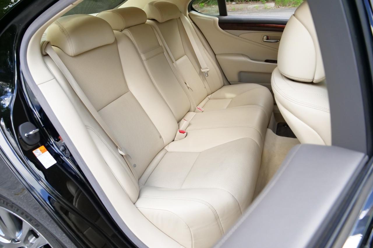 2016 Lexus LS 460 / 4.6L V8 / Comfort Package / Sunroof! Lincolnton NC