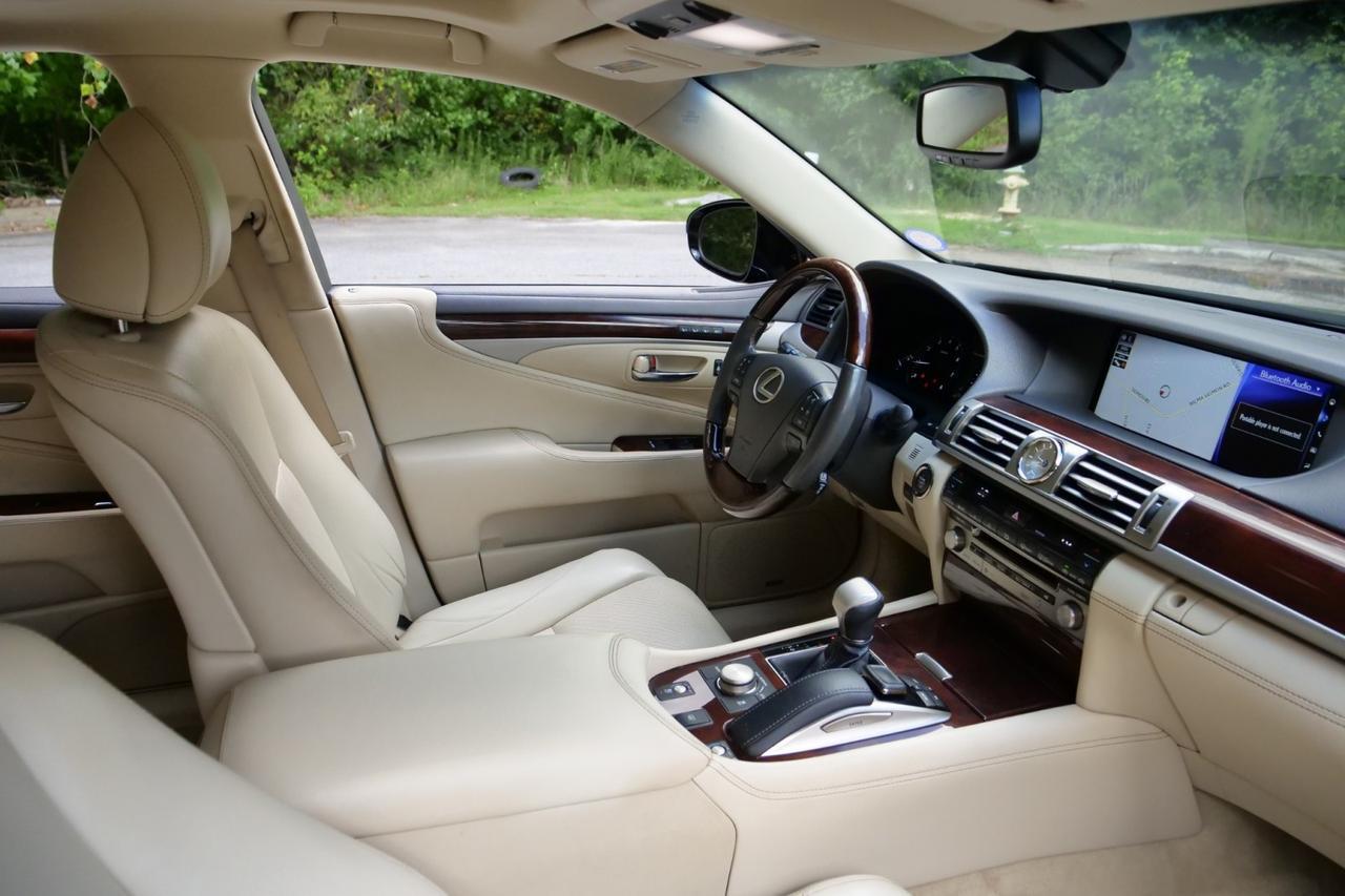 2016 Lexus LS 460 / 4.6L V8 / Comfort Package / Sunroof! Lincolnton NC