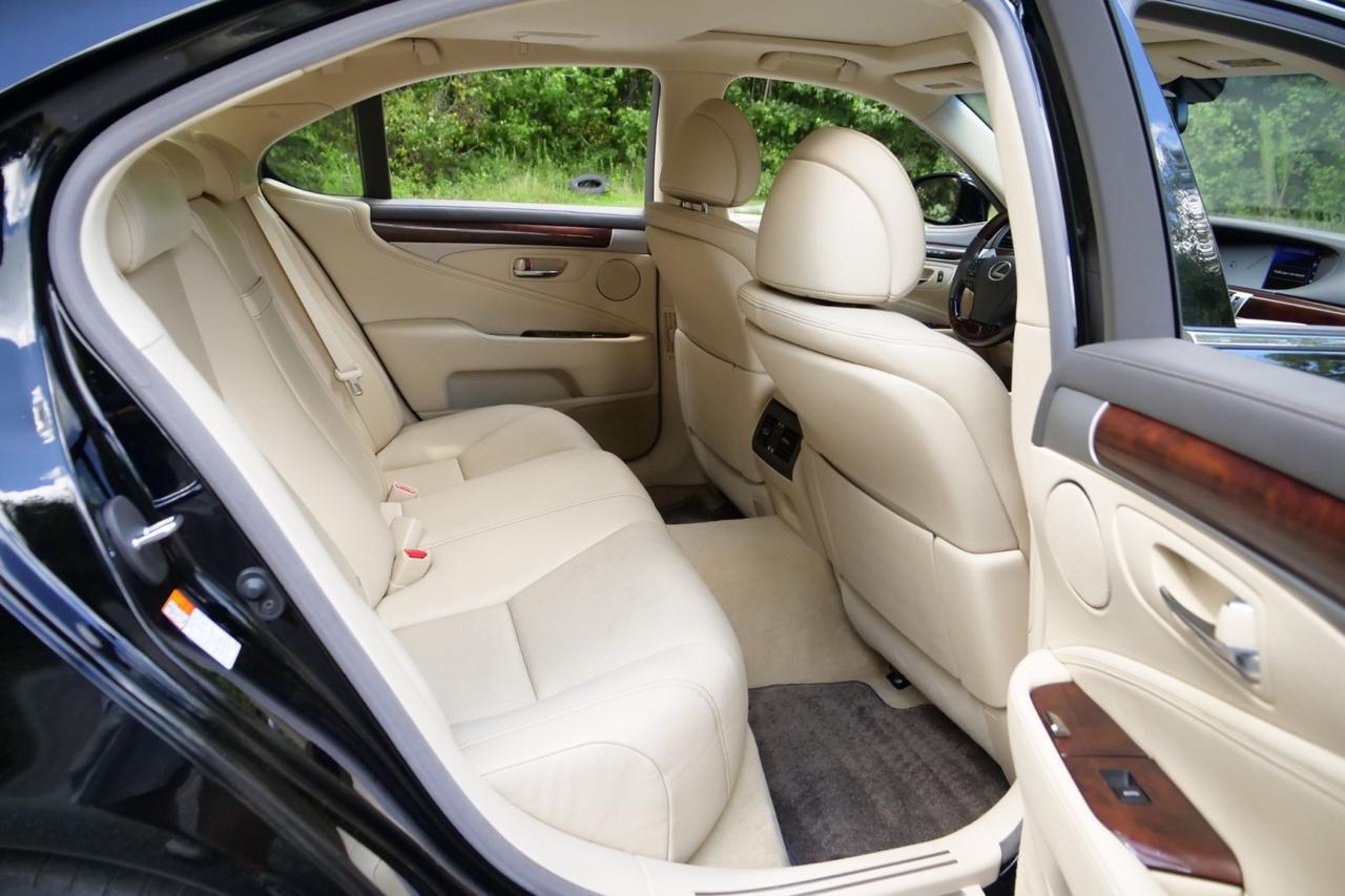 2016 Lexus LS 460 / 4.6L V8 / Comfort Package / Sunroof! Lincolnton NC