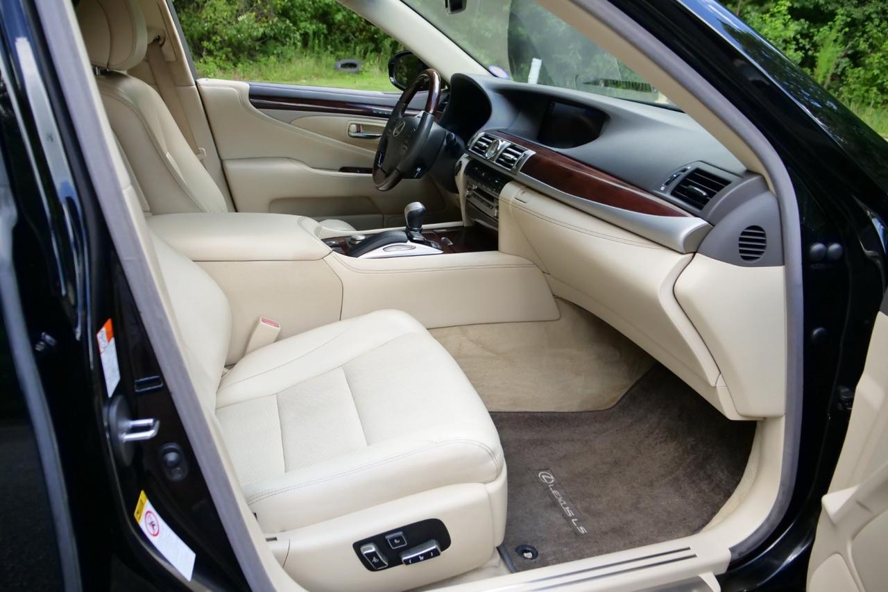 2016 Lexus LS 460 / 4.6L V8 / Comfort Package / Sunroof! Lincolnton NC