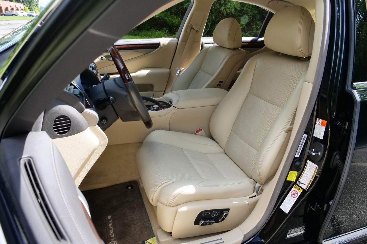 2016 Lexus LS 460 / 4.6L V8 / Comfort Package / Sunroof! Lincolnton NC