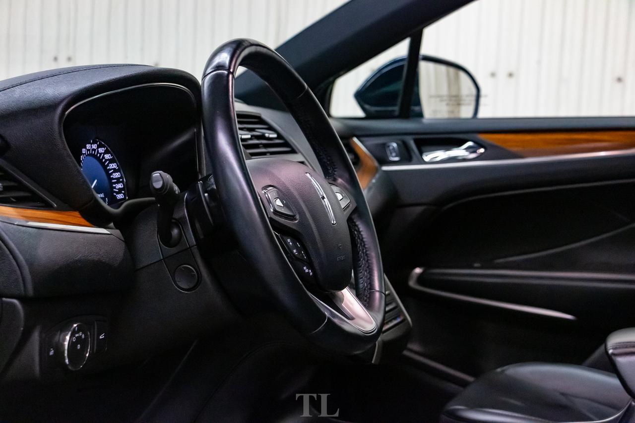 2016 Lincoln MKC AWD Reserve Leather Roof Nav BCam Red Deer AB